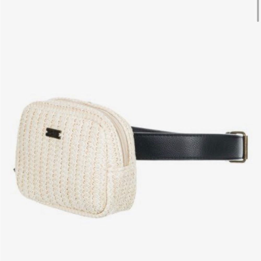 Straw fanny pack